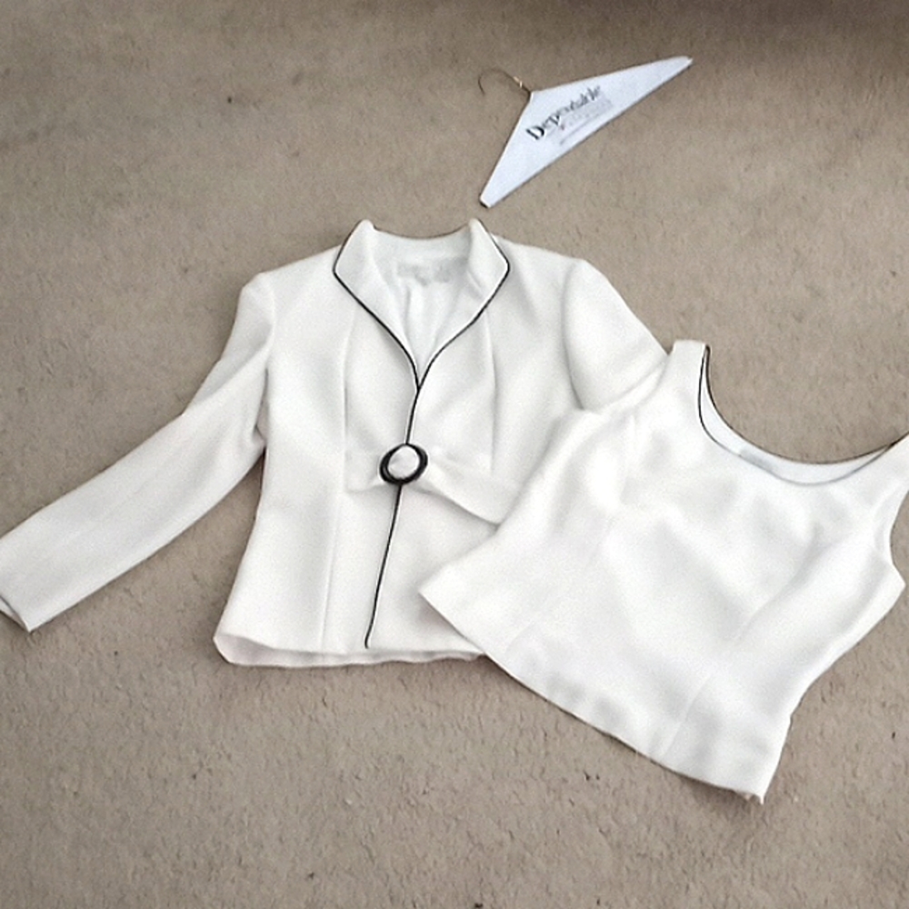 Tahari 2 piece Jacket and Shell, Ivory with Black Border.  Size 6
